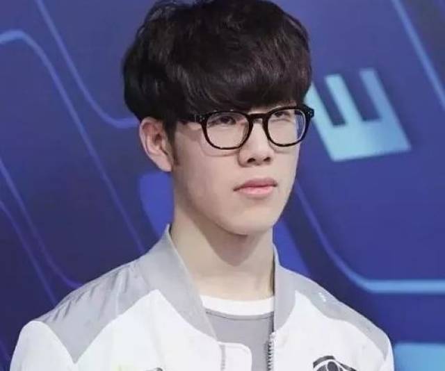 独家采访 Bilibili Gaming 的训练总监袁希： knight 、 Elk 和 bin 的合同续签进展非常顺利
