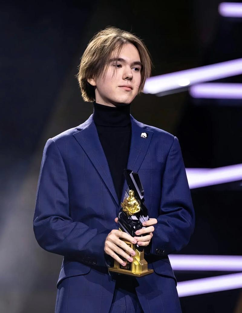 【前瞻】2025LPL春季赛决赛RNG vs FPX，是凤凰涅槃，还是RNG王者归来？